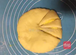 Illustration of how to make customized egg paste buds 14