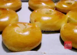 Illustration of how to make bread donuts 9