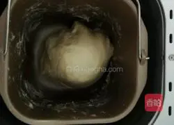 Illustration of how to make meat floss bread 6