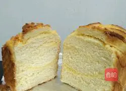 Illustration of how to make braided coconut toast 14