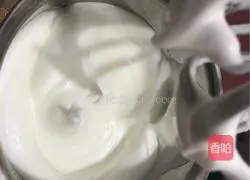 Illustration of how to make chives and meat floss rolls 5