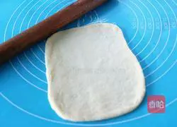 Sausage Bread Recipe Illustration 6