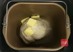 Illustration of how to make oatmeal and honey soft European buns 4