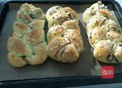 Illustration of how to make bean paste and crispy braided bread 13