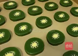 Kiwi-shaped biscuits Illustration of practice 12