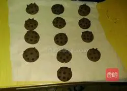 Illustration of how to make chocolate chip cookies 3