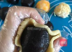 Cantonese-style mooncake recipe 14