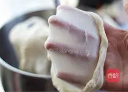 Illustration of how to make yogurt toast 3