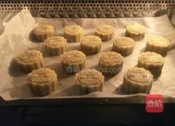 How to make Cantonese date paste mooncakes Illustration 11