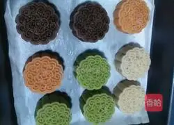 Illustration of how to make simple moon cakes 11