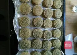 Illustration of how to make traditional mooncakes 4