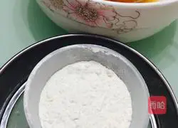 Cantonese style white lotus paste and egg yolk mooncake recipe illustration 3