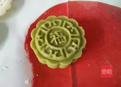 Illustration of how to make osmanthus-flavored mooncakes 7