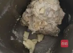 Illustration of how to make chive cheese toast 4