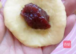 Illustration of how to make puff pastry buns 12