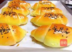 Illustration of how to make croissants 15