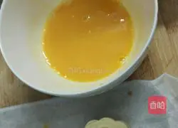 Illustration of how to make lotus paste and egg yolk mooncakes 15