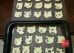 Illustration of how to make raisin milk-flavored biscuits 7