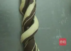 Illustration of how to make marble biscuits 5