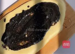 Illustration of how to make black sesame toast 4