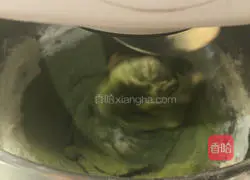 Illustration of how to make matcha milk toast 5