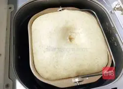 Illustration of how to make milk-flavored steamed buns 4