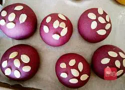 Illustration of how to make low-calorie purple potato bread 12