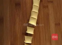 Illustration of how to make egg biscuits 8