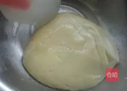 Cantonese five-nut mooncake recipe 4