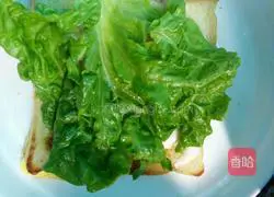 Illustration of how to make fried egg toast 3