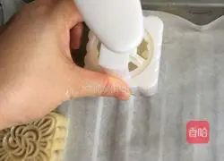 Yellow Lotus Seed Paste Mooncake Practice illustration 11