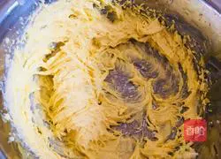 Complementary food - Illustration of how to make egg yolk biscuits 3