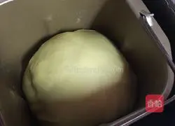 Illustration of how to make honey bean toast 3