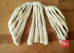 Illustration of how to make bean paste and crispy toast 9