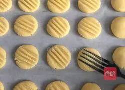 Illustration of how to make egg biscuits 10