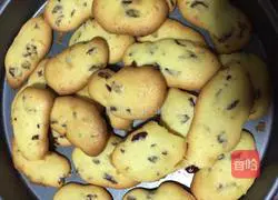 Crander Illustration of how to make raspberry cookies 5