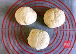 Illustration of Jenny Zhenyu Christmas Wreath Bread 8