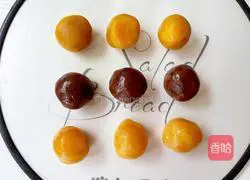 Illustration of how to make fragrant rice mooncakes 12