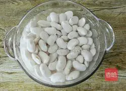  Illustration of how to make white kidney bean fruit mooncake filling 1