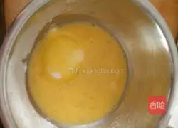 Illustration of how to make custard snowskin mooncakes 1