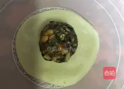 Illustration of how to make crispy Wuren mooncakes 18