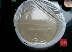 Illustration of how to make milk and egg yolk toast 7