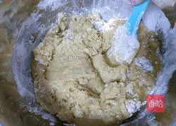 Illustration of how to make egg yolk and bean paste mooncakes 5