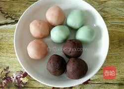 Illustration of how to make fruity snowskin mooncakes 2