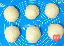 Illustration of how to make Chinese Hokkaido butter toast 8