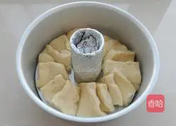 Illustration of how to make hand-shredded condensed milk bread 9