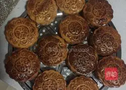 Red bean paste mooncake recipe 15