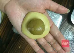 Illustration of how to make cartoon mooncakes for children 7