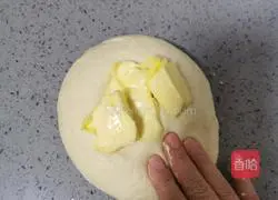 Illustration of how to make bean paste marble toast 4
