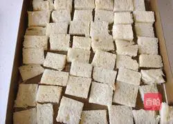 Illustration of making homemade bread crumbs 2